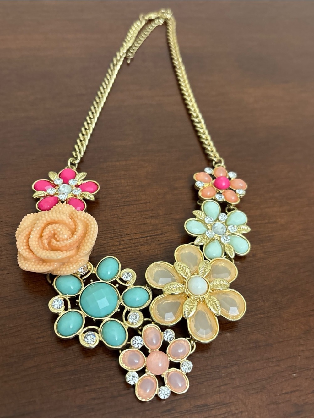 Retro Gold Tone Chain Beige/Peach&Pink Beaded Floral Acrylic Bib Necklace